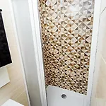 Lanzheronovskaya Street Apartman *