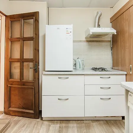 Lanzheronovskaya Street Apartment *