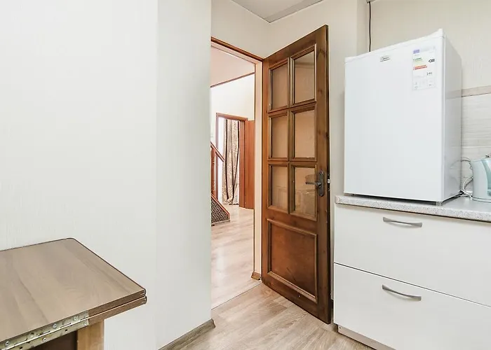 Lanzheronovskaya Street *